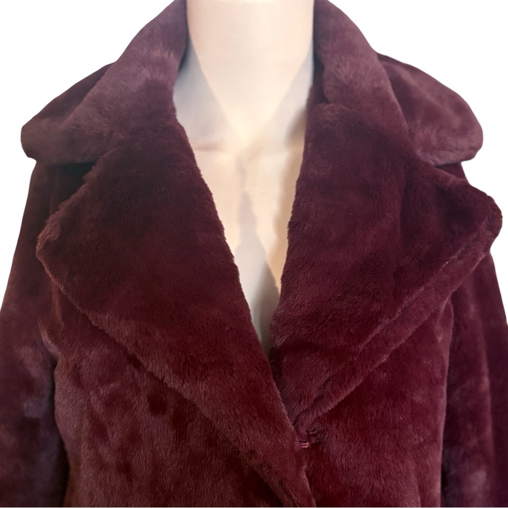 Coffee Shop New York Faux Fur Coat – Dark Bloodstone (Small) 🔥 🧥 💎 - Picture 3 of 10
